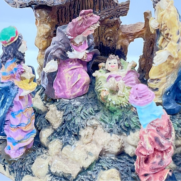 Christmas Village Nativity - Picture 3 of 5